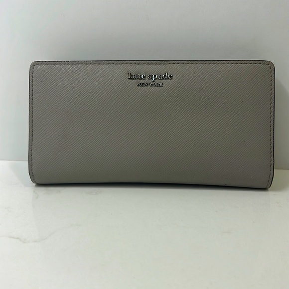 Sold🚫Kate Spade Cameron Large Slim Bifold Wallet Saffiano - Grey/Soft taupe - Picture 2 of 6